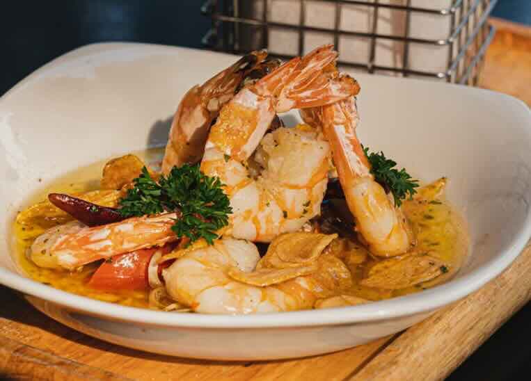 Social Media Management Consultant Leo Huynh Trinh 